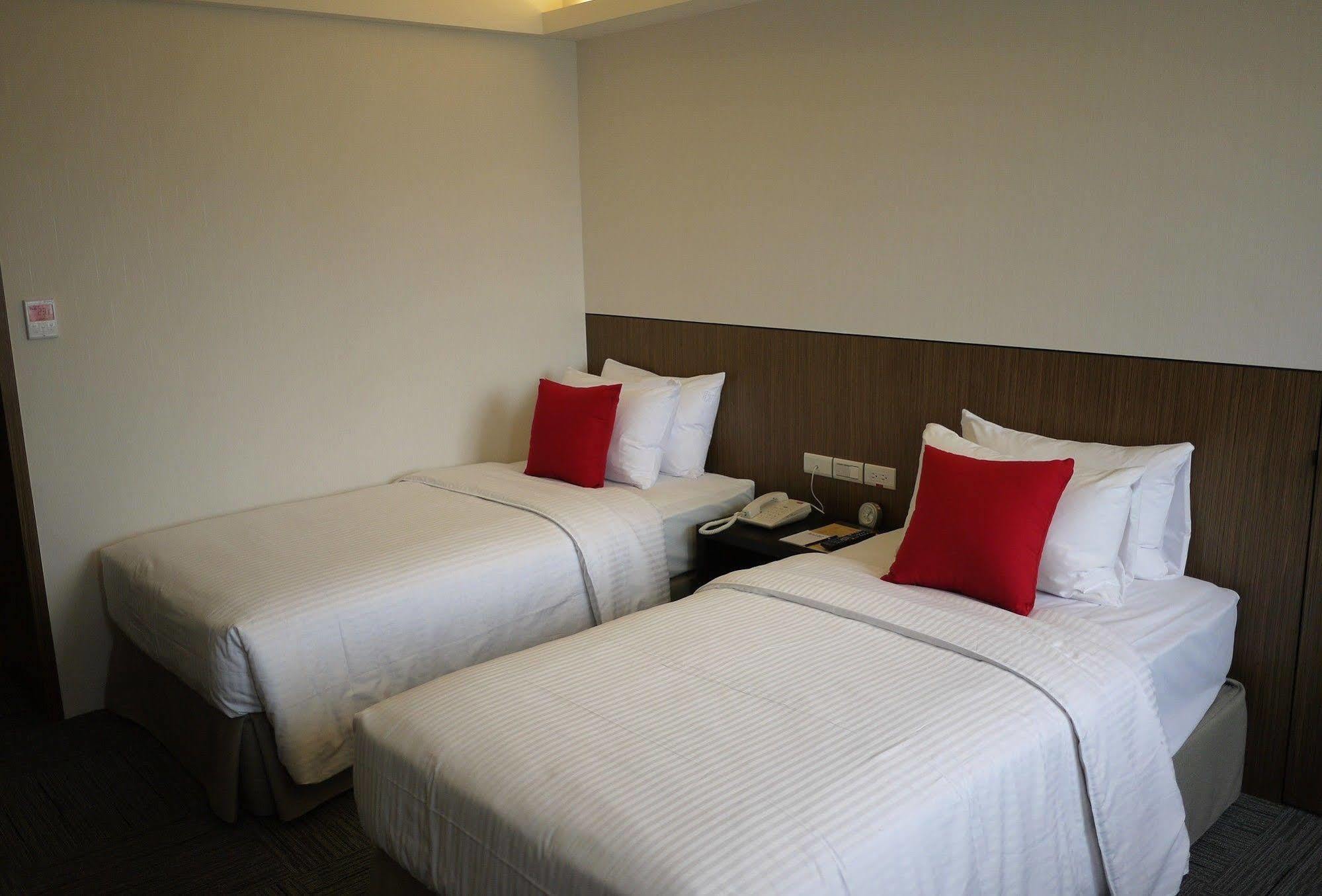 Emperor Hotel Тайбей Екстер'єр фото