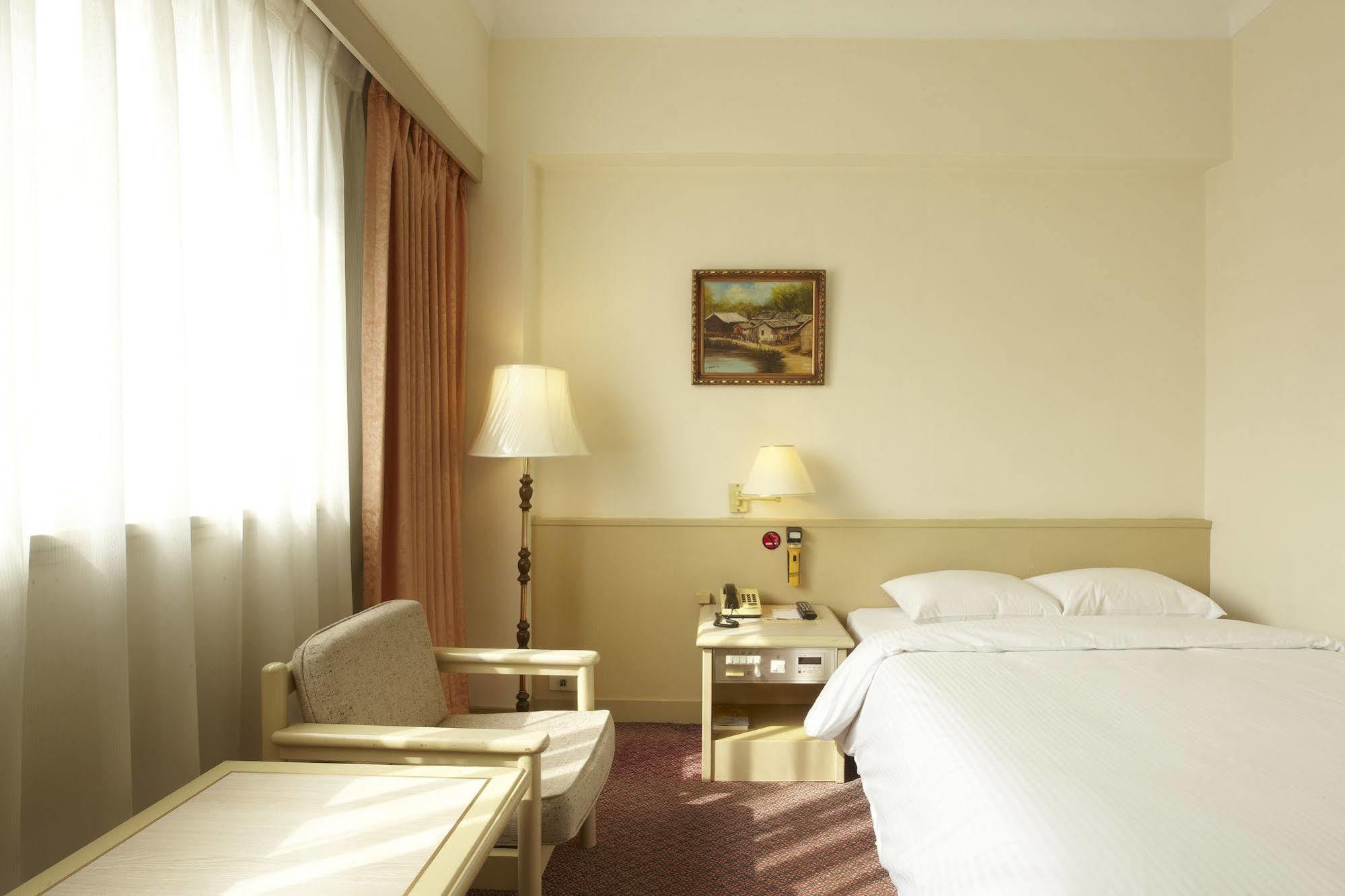 Emperor Hotel Тайбей Екстер'єр фото